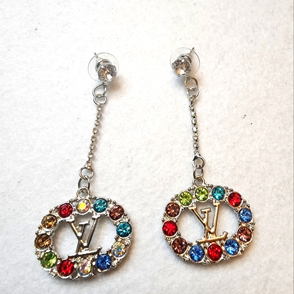 Jewelry - 🔥SILVER FASHIONABLE EARRINGS🔥